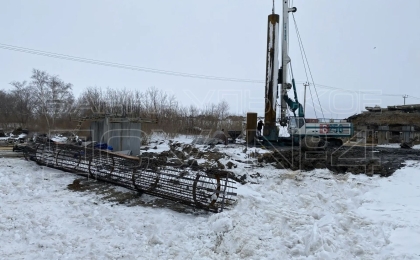 На въезде в с.Хабары продолжаются работы по ремонту моста через р.Бурла